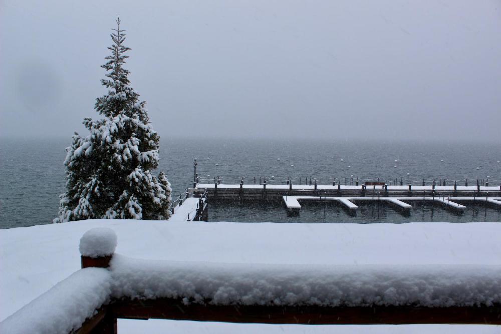 Quadruple Room with Lake View interior